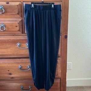 Magaschoni Women’s black soft pants, size large EUC